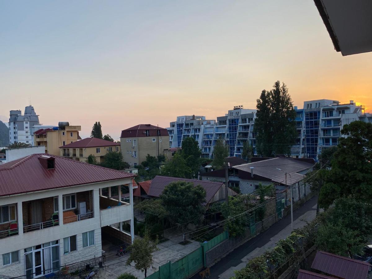 Hotel Beliy Dom Kvariati Exteriér fotografie
