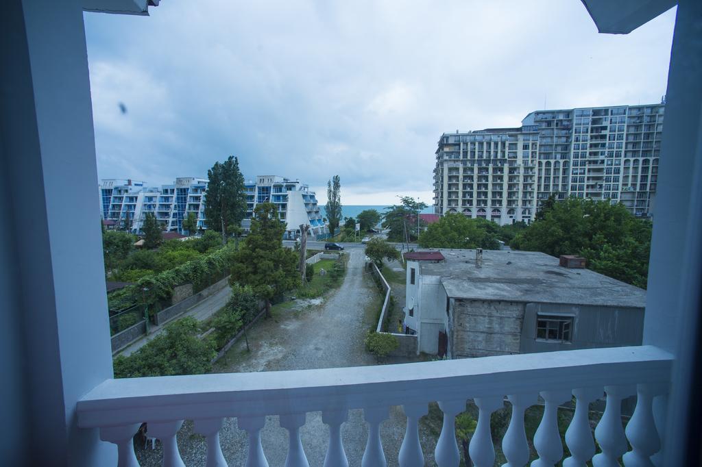 Hotel Beliy Dom Kvariati Exteriér fotografie