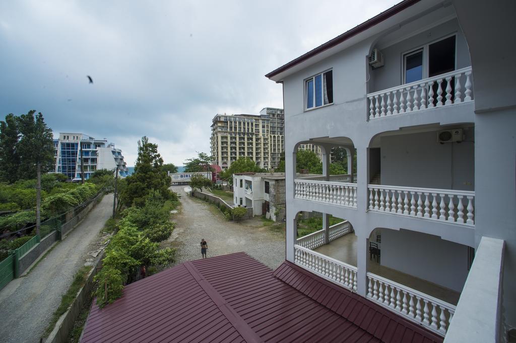 Hotel Beliy Dom Kvariati Exteriér fotografie